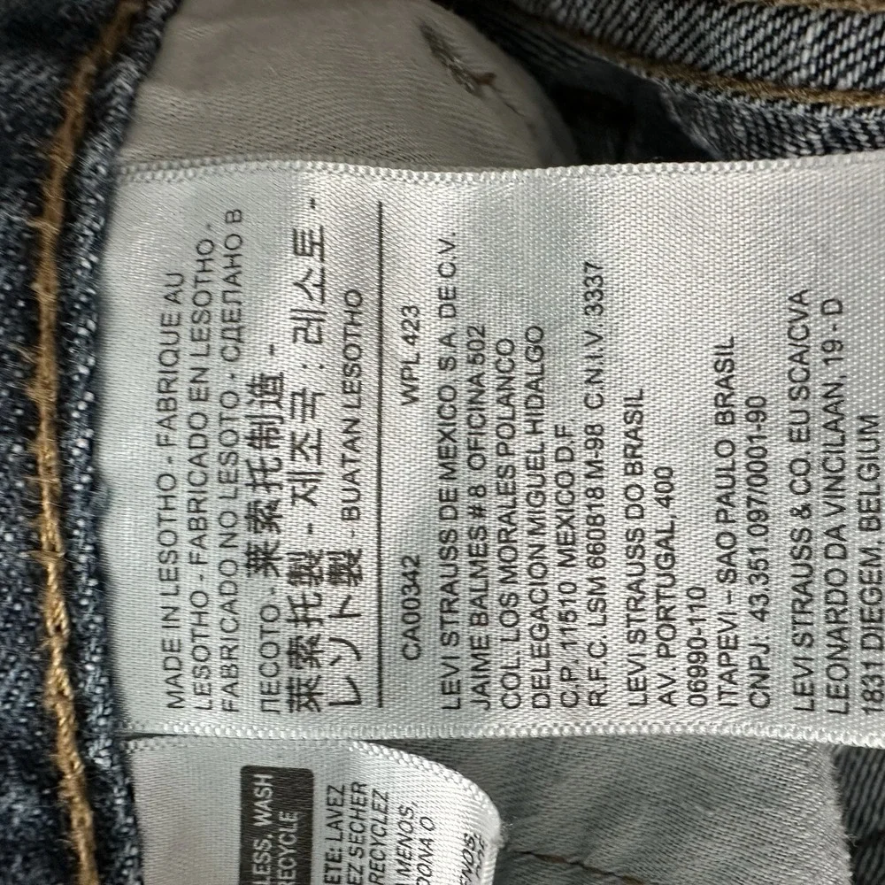 Y2K Levi’s 527 Boot Cut Jeans Men’s Fits 36x32 Blue Distressed Cowboy Whiskered